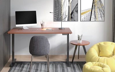Height-adjustable study tables for children